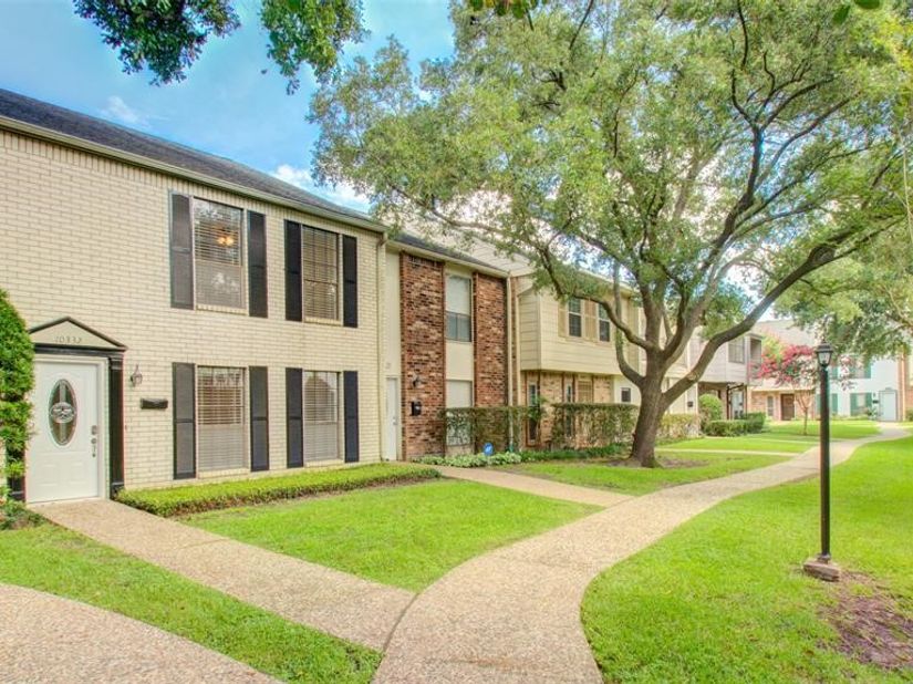 10332 Longmont Drive 47/3, Houston TX 77042