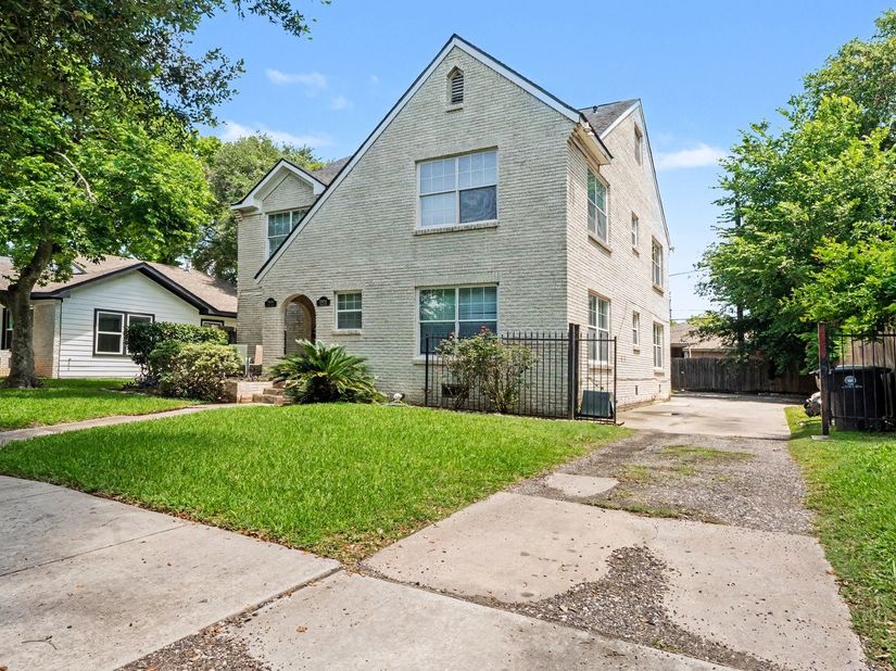 3005 Arbor Street, Houston TX 77004