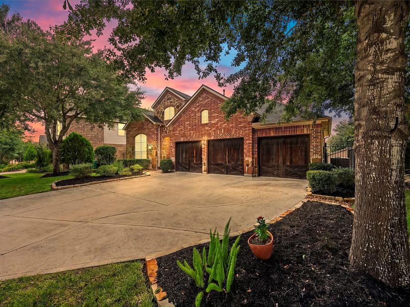 35 Woodmoor Place, Magnolia TX 77354