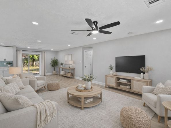 5531 Elm Tree Drive, Houston TX 77048