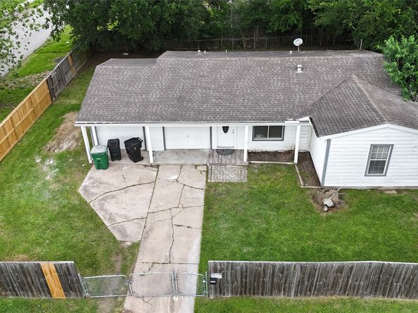 5103 Willow Glen Drive, Houston TX 77033