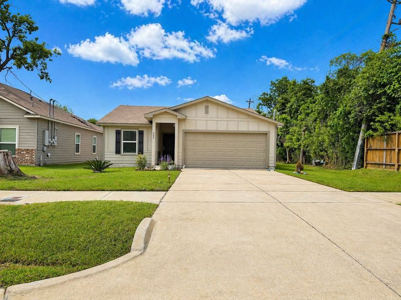 302 Connecticut Street, Houston TX 77029