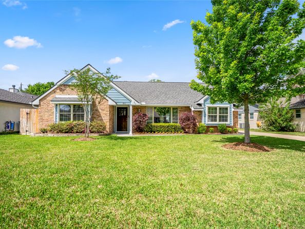 1911 Stebbins Drive, Houston TX 77043