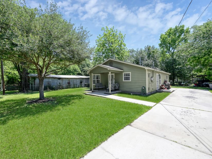 805 Webb Street, Conroe TX 77301