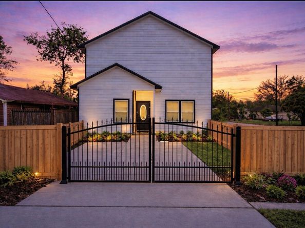 7989 Sunbury Street, Houston TX 77028