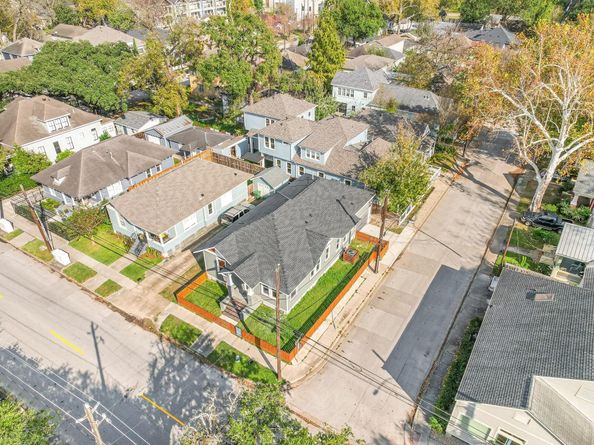 2902 Houston Avenue, Houston TX 77009