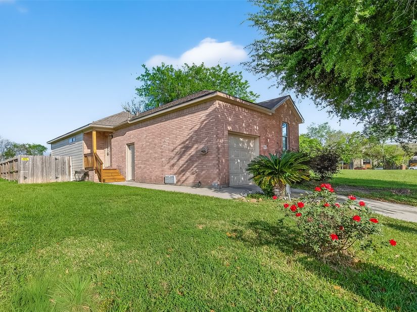 17111 Loch Raven Lane, Houston TX 77060