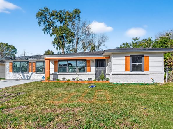 5707 Lyndhurst Drive, Houston TX 77033