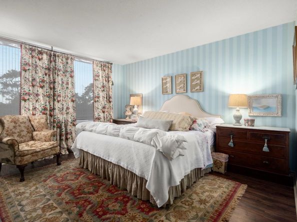 14655 Champion Forest Drive 504, Houston TX 77069