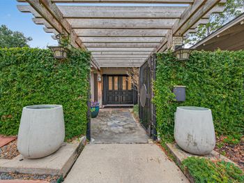 10034 Meadow Lake Lane