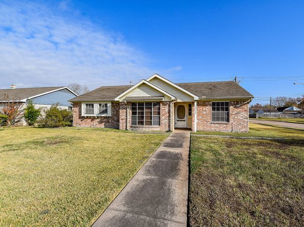 12102 Monticeto Lane, Meadows Place TX 77477