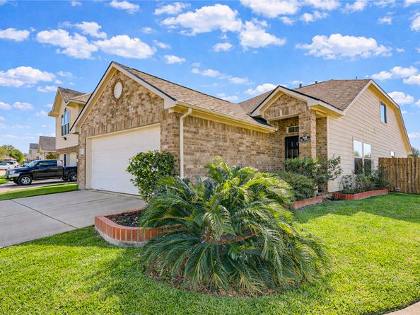 10202 Middleglen Lane, Houston TX 77034