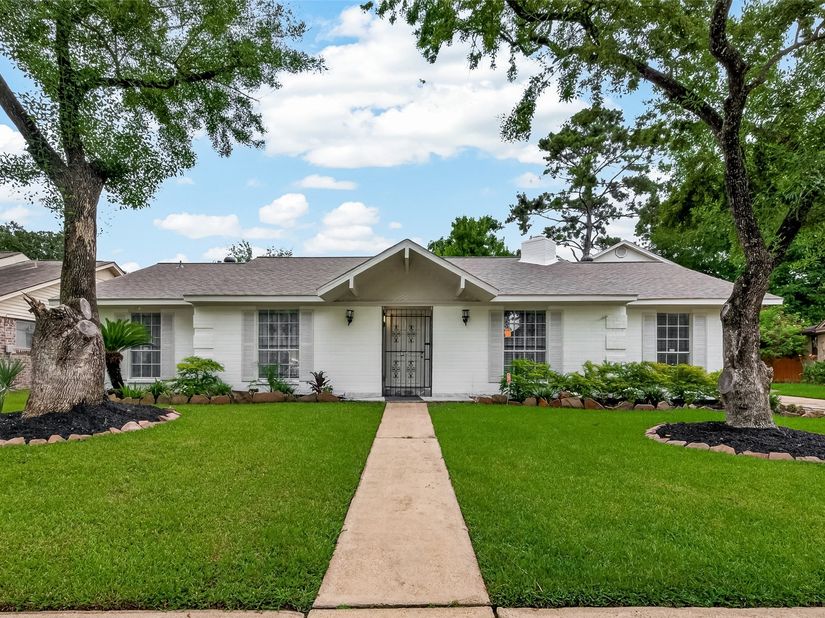 5207 Bent Bough Lane, Houston TX 77088
