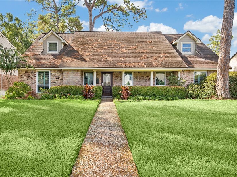 13811 Woodthorpe Lane, Houston TX 77079