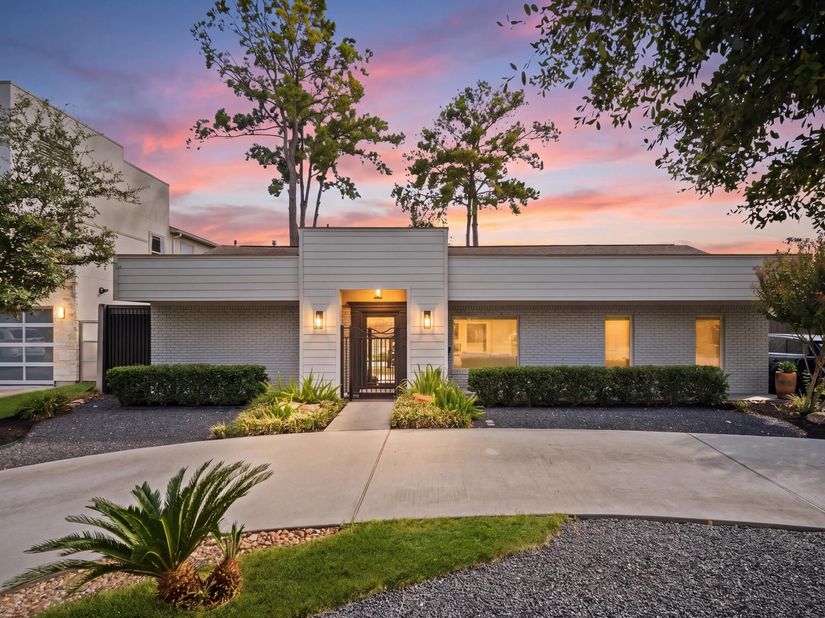 4643 Richmond Avenue, Houston TX 77027