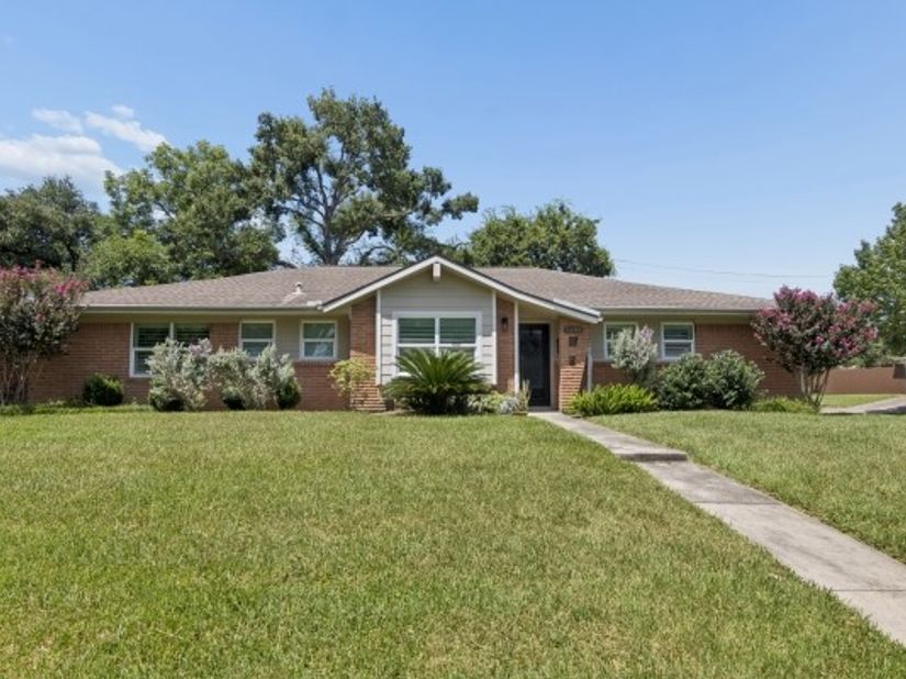 5102 Creekbend Drive, Houston TX 77035