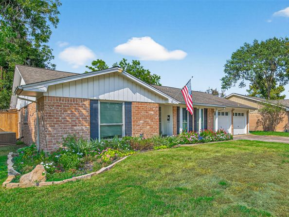 6926 Pine Grove Drive, Houston TX 77092