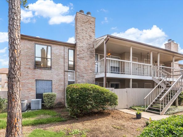 2100 Wilcrest Drive 225, Houston TX 77042