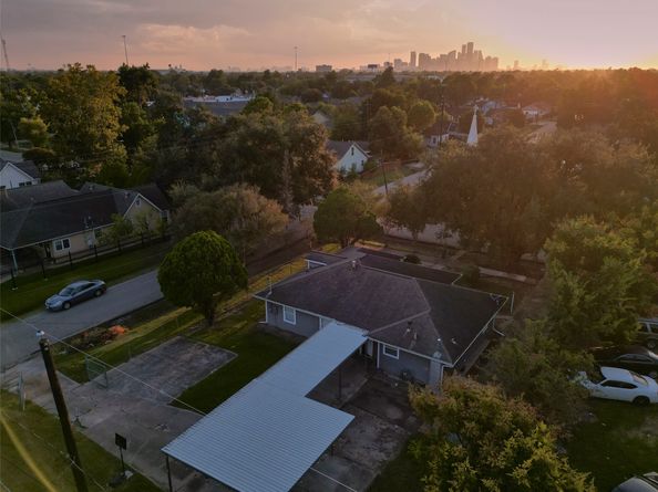 545 Henke Street, Houston TX 77020