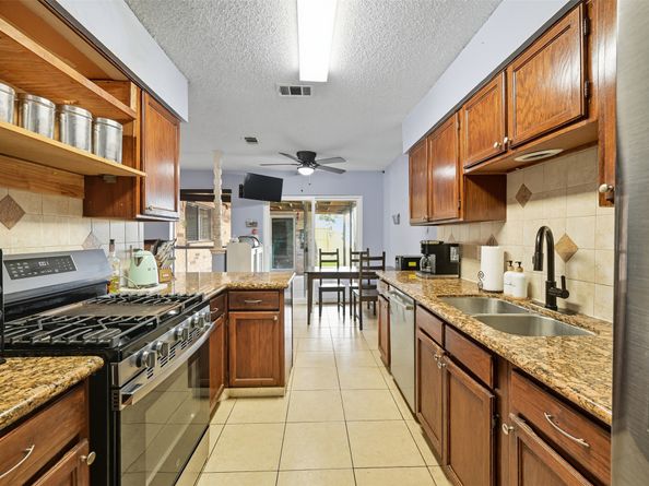 6310 Manx Street, Houston TX 77083