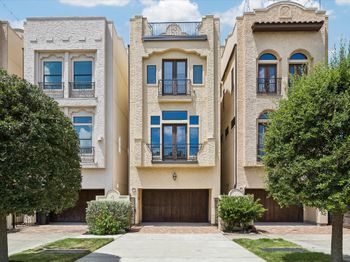 1059 W 16th Street