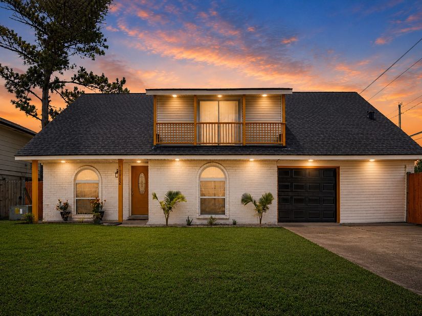 10802 Sagetrail Drive, Houston TX 77089