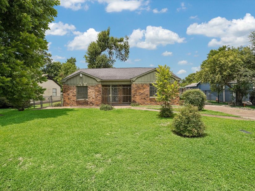 5711 Pardee Street, Houston TX 77026