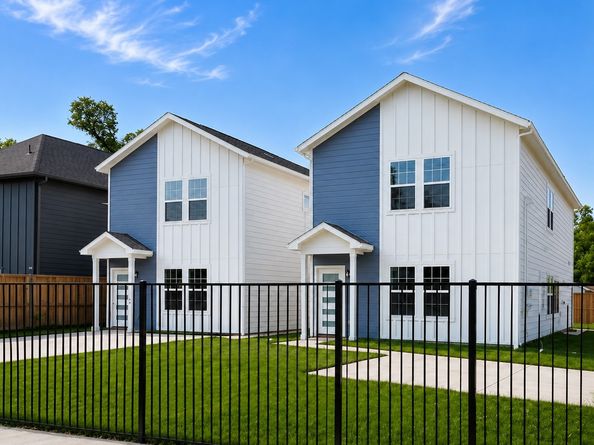 7502 Laura Koppe Road A/B, Houston TX 77028