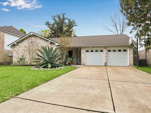 9707 Lawngate Drive, Houston TX 77080