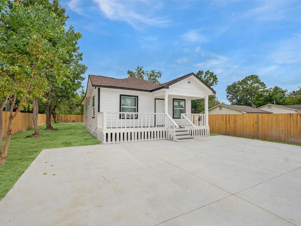 9305 Kentshire Drive, Houston TX 77078