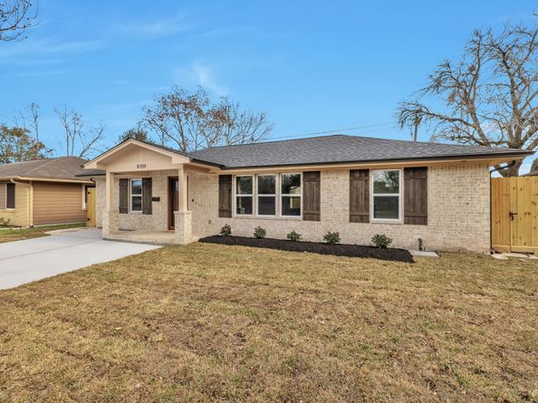 8709 Tarbell Road, Houston TX 77034