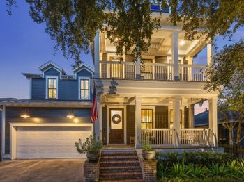 619 E 10th 1/2 Street