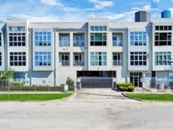 207 Pierce Street 301, Houston TX 77002