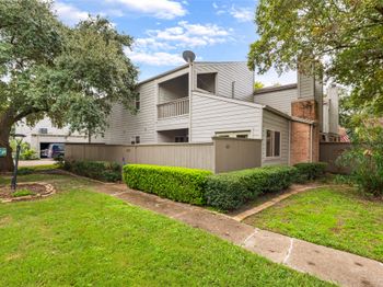 1621 Prairie Mark Lane