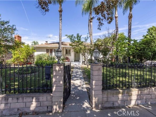 17101 Gault, Los Angeles CA 91406