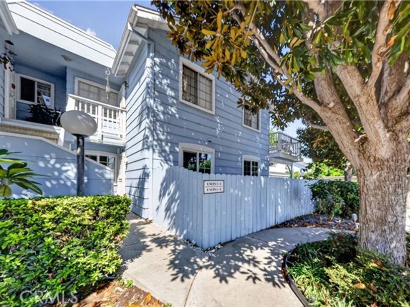 7025 Glade Ave. 2, Canoga Park (los Angeles) CA 91303