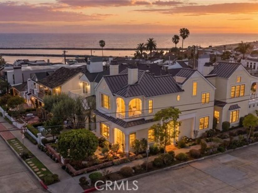 223 Marigold Avenue, Corona Del Mar (newport Beach) CA 92625