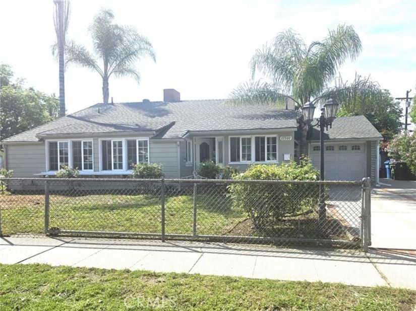 17500 Arminta, Northridge (los Angeles) CA 91325
