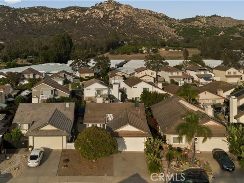 2434 Smokewood, Escondido CA 92026