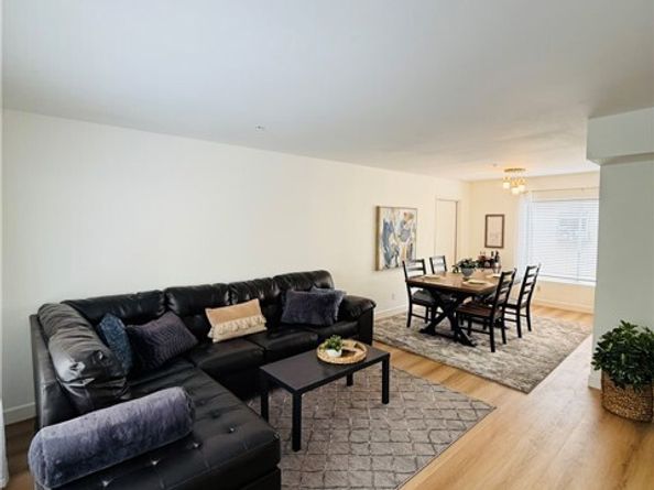 8800 Burnet 12, North Hills (los Angeles) CA 91343