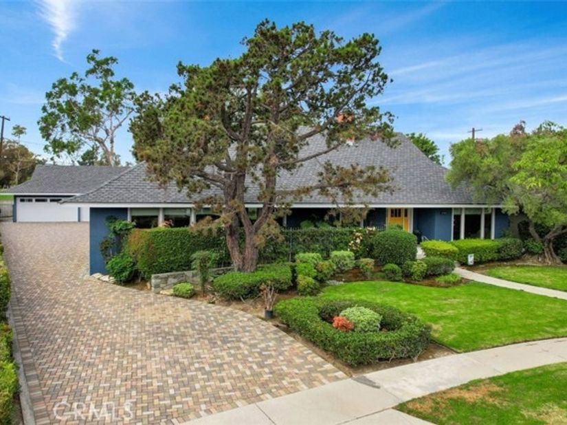 4140 Country Club Drive, Lakewood CA 90712