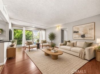 985 E California