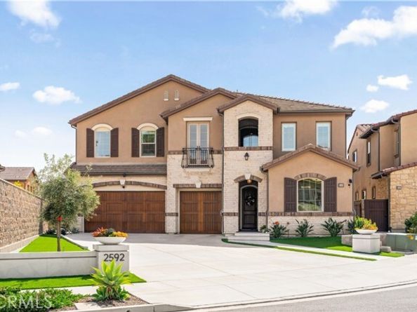 2592 Highland Oak Court, Lake Forest (el Toro) CA 92679