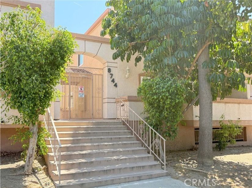 8744 Darby Avenue 14, Northridge (los Angeles) CA 91325