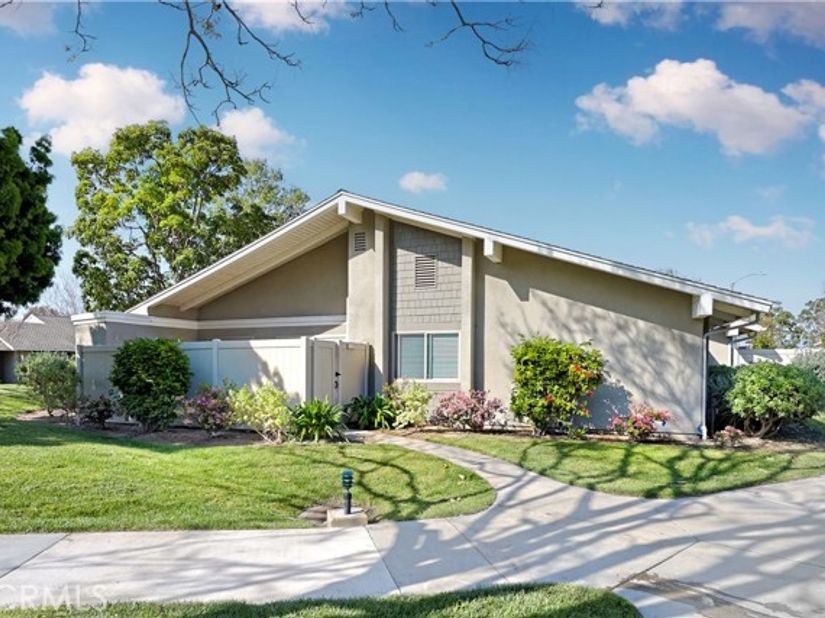 8933 Amador Circle #1316E, Huntington Beach CA 92646