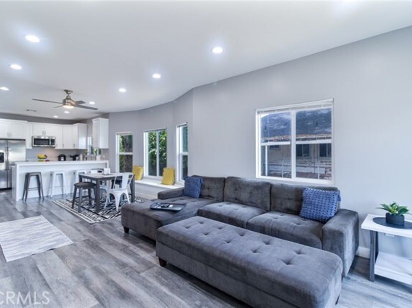 66 W Peoria St, Pasadena CA 91103