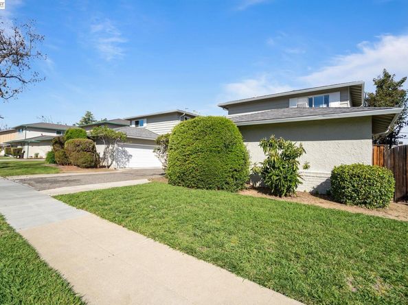 19423-19425 Greenwood Dr, Cupertino CA 95014
