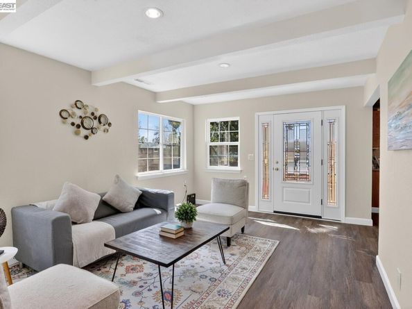 320 Monmouth Dr, Milpitas CA 95035