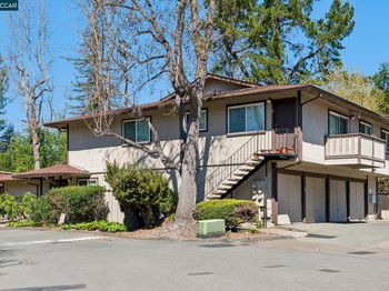 809 Villa Lane