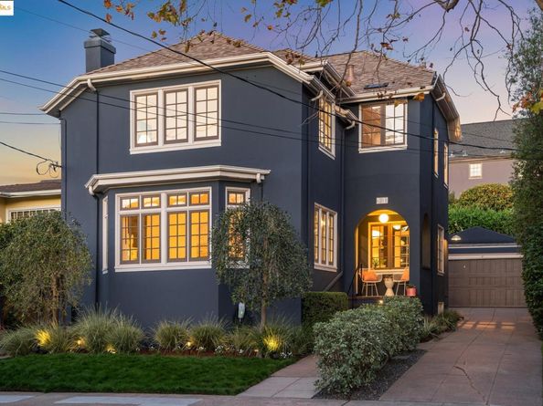 6218 MANOA St, Oakland CA 94618